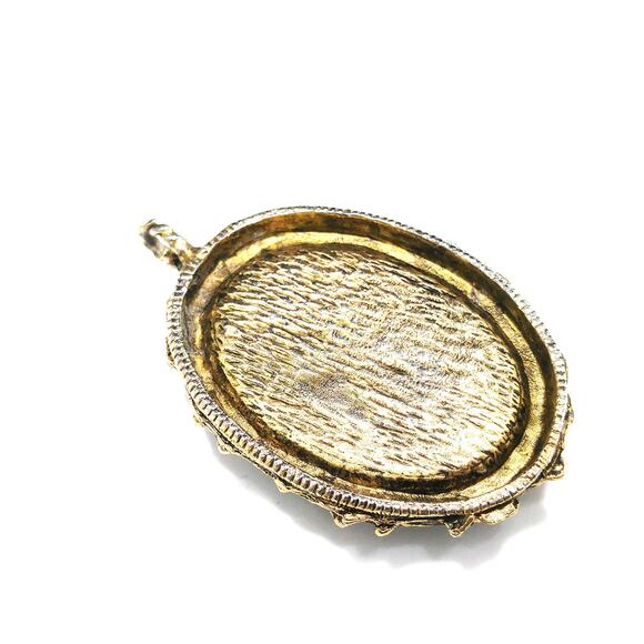 Chrysoprase Gemstones Pendant, Gold Plated Frame, 1970s Vintage Jewelry - Picture 6 of 10